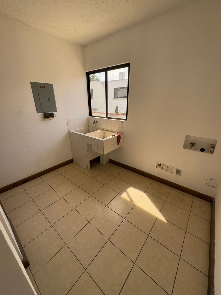 RENTO CASA SAN MATEO Z16